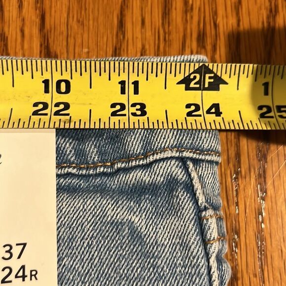 NWT Abercrombie & Fitch The Mom High Rise Women’s Jeans Size 37/24R plus size. - Picture 6 of 11